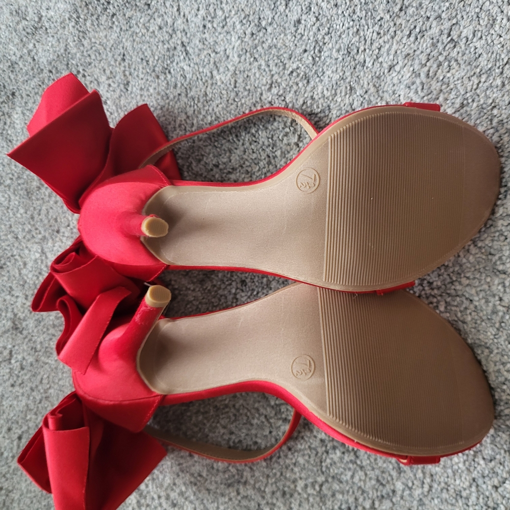 Lulu's Red Elegant Heeled Sandals - Picture 5 of 7